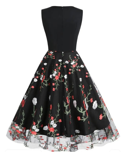 Rozšířené Šaty Z 50. Let