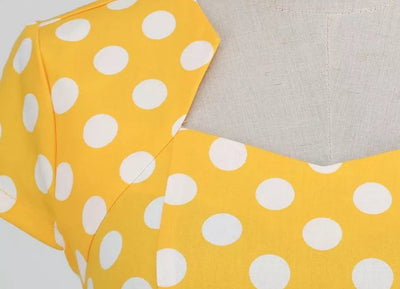 Žluté Dámské Šaty Ve Stylu 60. Let