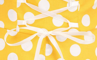 Swingové Šaty 50. Let S Odhaleným Ramenem