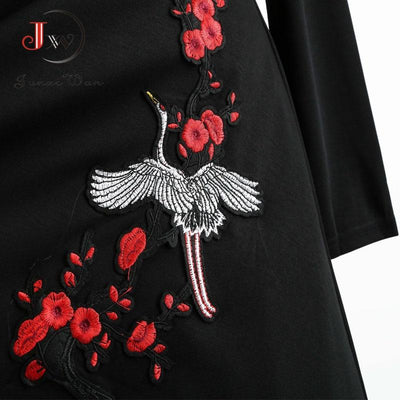 Vintage Šaty Velké Velikosti S Černými Vyšívanými Květy