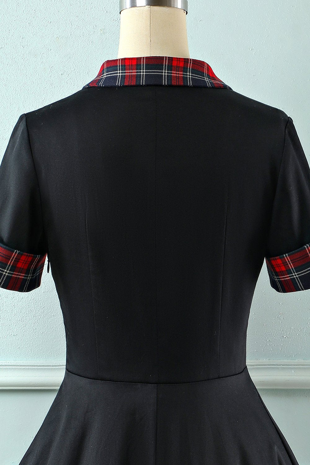 Vintage Šaty S Límečkem