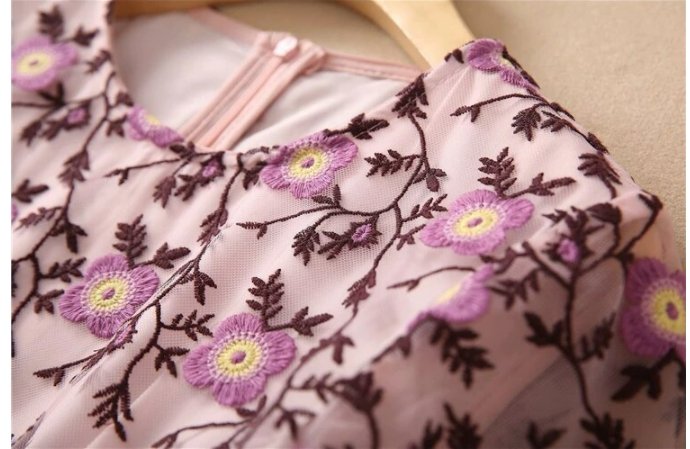 Petite Vintage Šaty Ze 40. Let