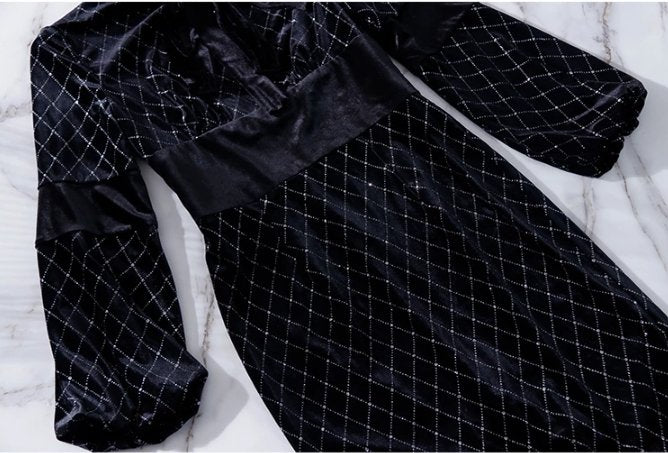 Vintage Šaty Z Černého Zlata