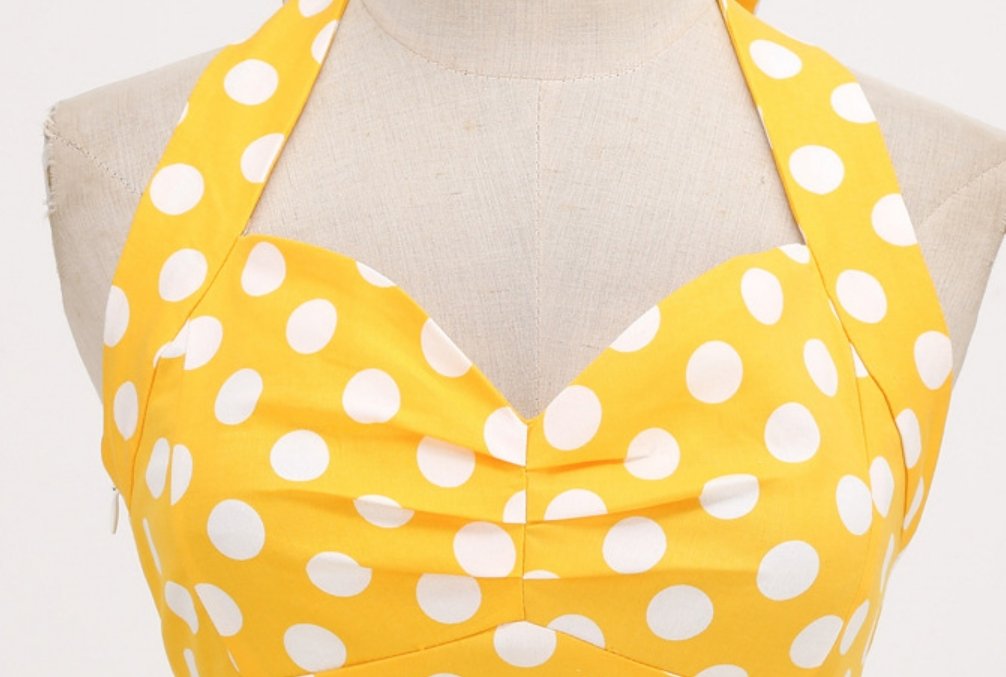 Swingové Šaty 50. Let S Odhaleným Ramenem