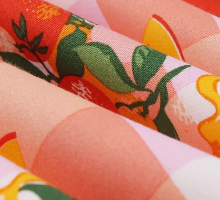 Vintage Šaty S Kulatým Výstřihem A Růžovými Květy