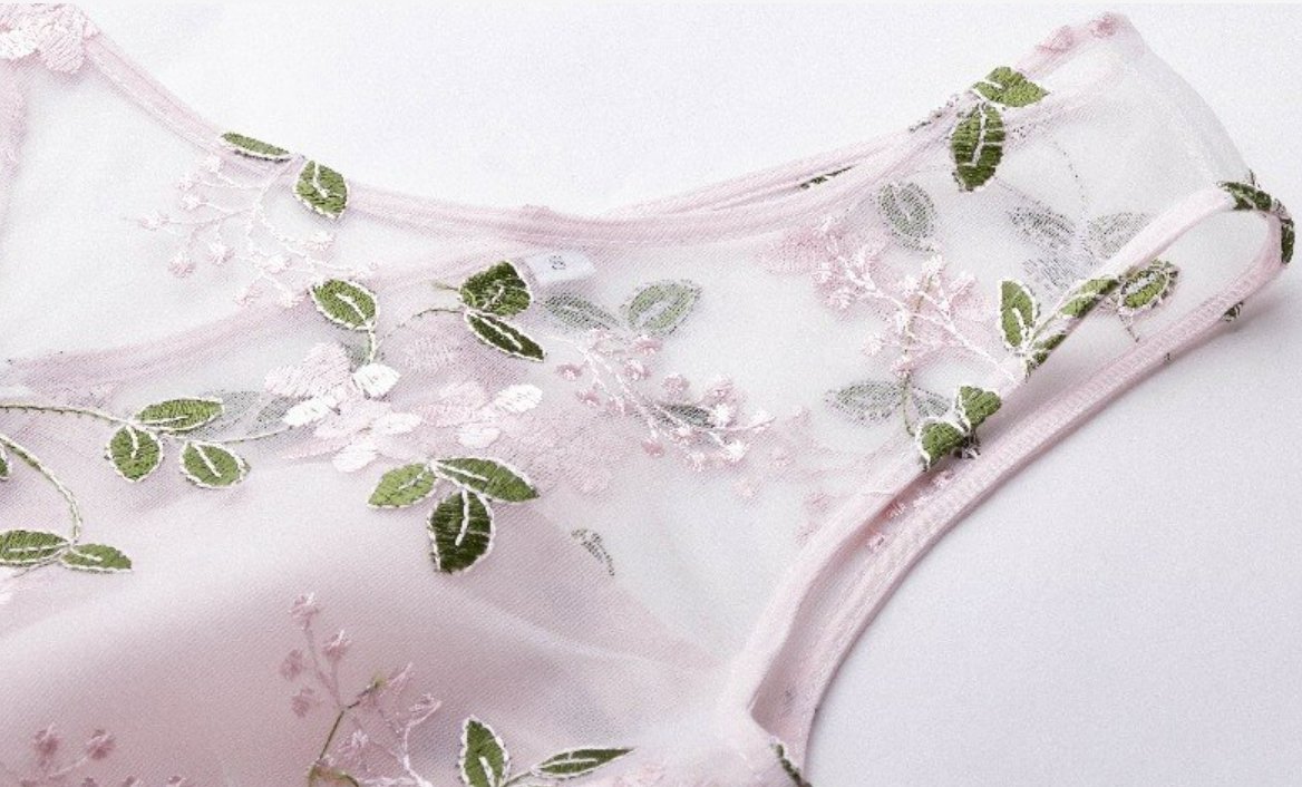 Vintage Vyšívané Šaty S Růží